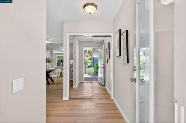 1109 Golden Rain Rd 4, Walnut Creek, CA 94595