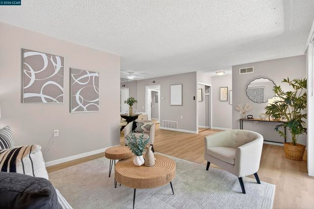 1109 Golden Rain Rd 4, Walnut Creek, CA 94595