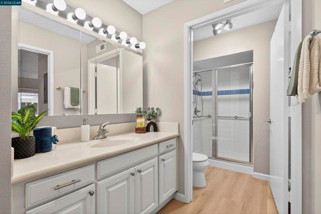 1109 Golden Rain Rd 4, Walnut Creek, CA 94595