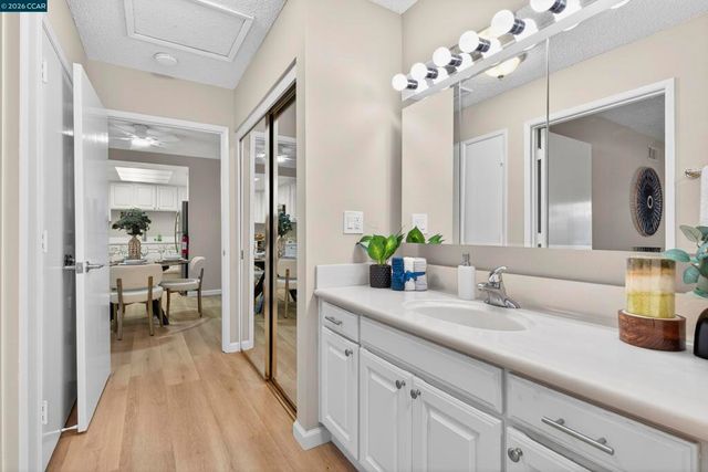 1109 Golden Rain Rd 4, Walnut Creek, CA 94595