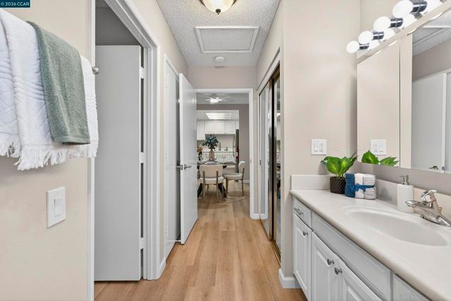 1109 Golden Rain Rd 4, Walnut Creek, CA 94595