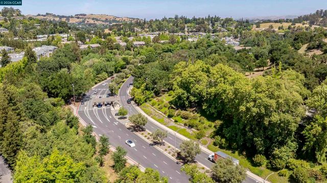 1109 Golden Rain Rd 4, Walnut Creek, CA 94595