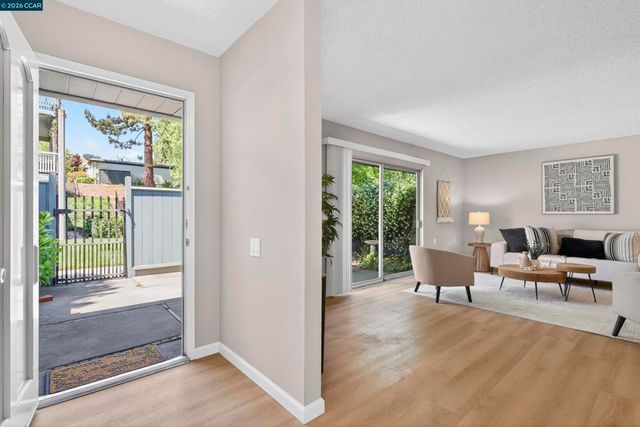 1109 Golden Rain Rd 4, Walnut Creek, CA 94595