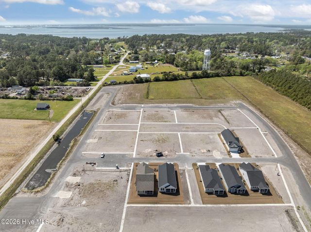 111 Golden Finch Drive, Beaufort, NC 28516