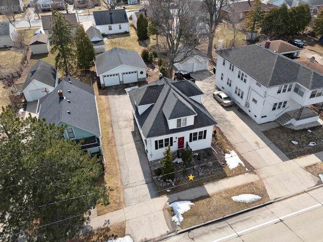 1105 DOUSMAN STREET, Green Bay, WI 54303