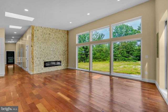 12116 OLD FORT RD, Fort Washington, MD 20744