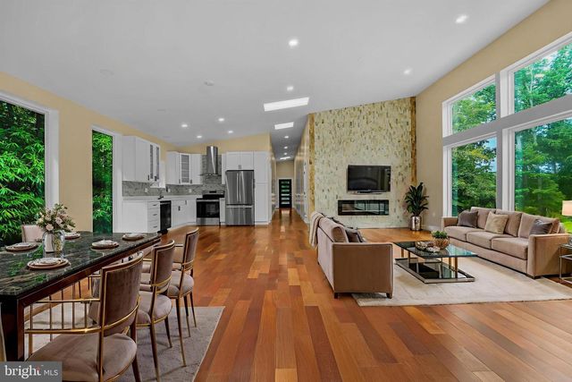 12116 OLD FORT RD, Fort Washington, MD 20744
