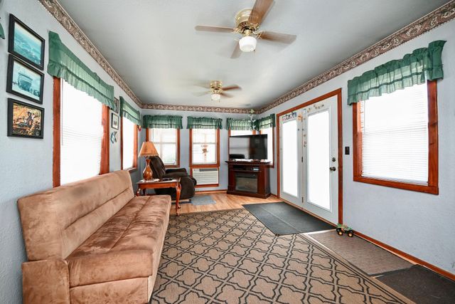 512 E Wabasha Street, Winona, MN 55987