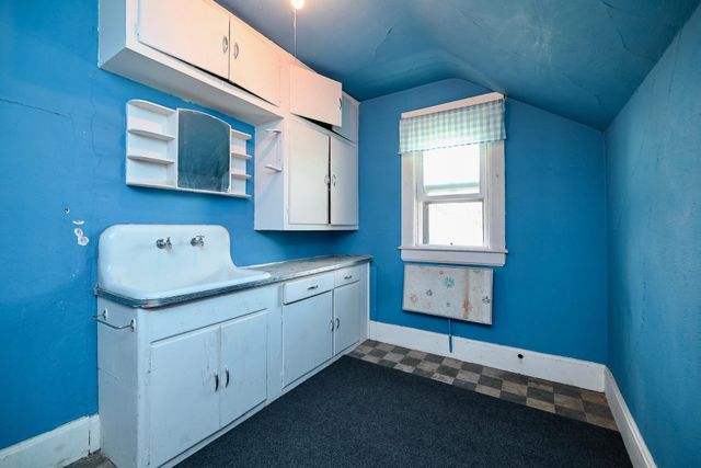 512 E Wabasha Street, Winona, MN 55987