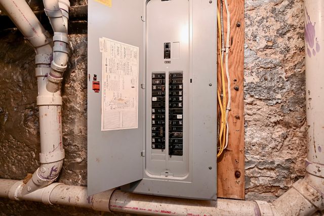 512 E Wabasha Street, Winona, MN 55987