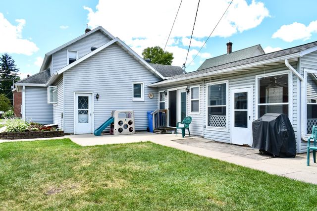 512 E Wabasha Street, Winona, MN 55987