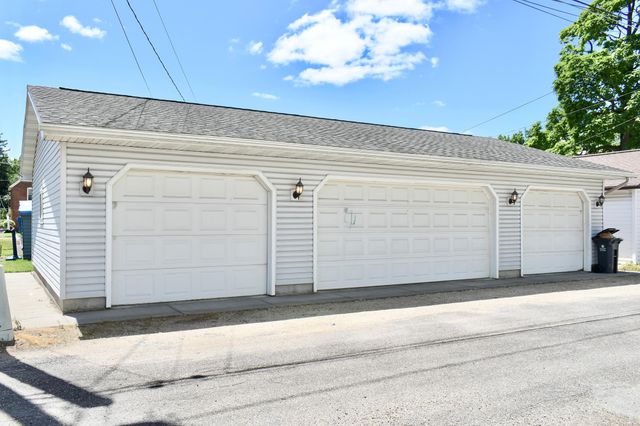 512 E Wabasha Street, Winona, MN 55987