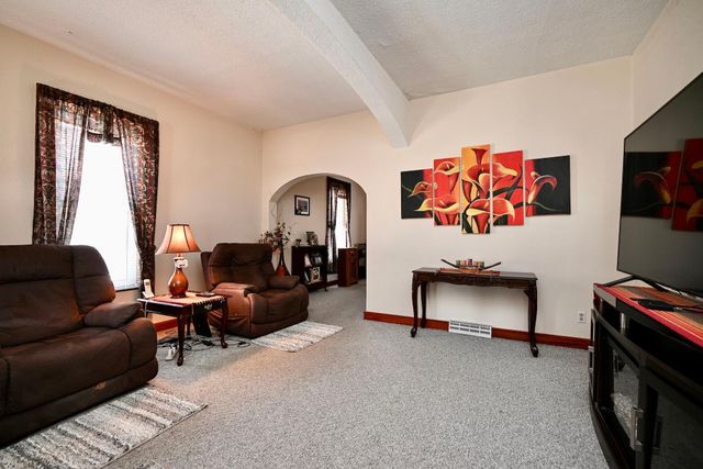 512 E Wabasha Street, Winona, MN 55987