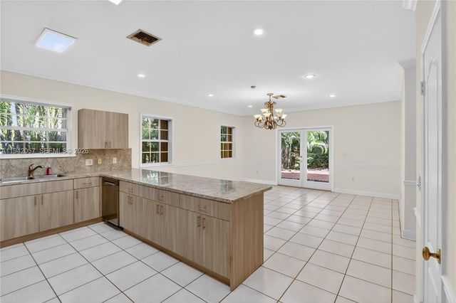 159 SW 25th Rd, Miami, FL 33129