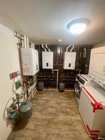 1822 Hunt Avenue, Bronx, NY 10462