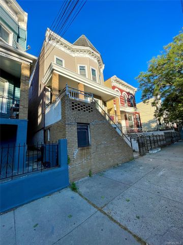 1822 Hunt Avenue, Bronx, NY 10462