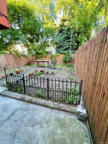 1822 Hunt Avenue, Bronx, NY 10462