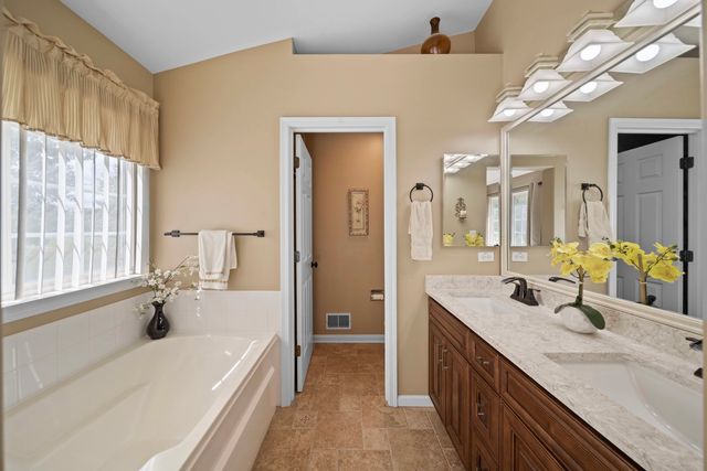 7299 Dada Drive, Gurnee, IL 60031