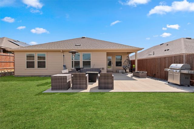 985 Alton Drive, Aubrey, TX 76227