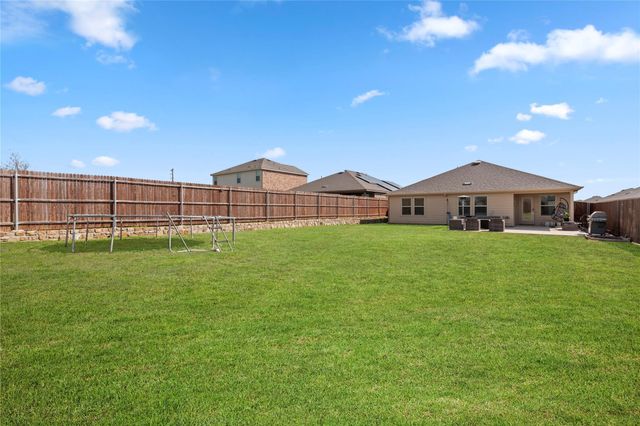 985 Alton Drive, Aubrey, TX 76227