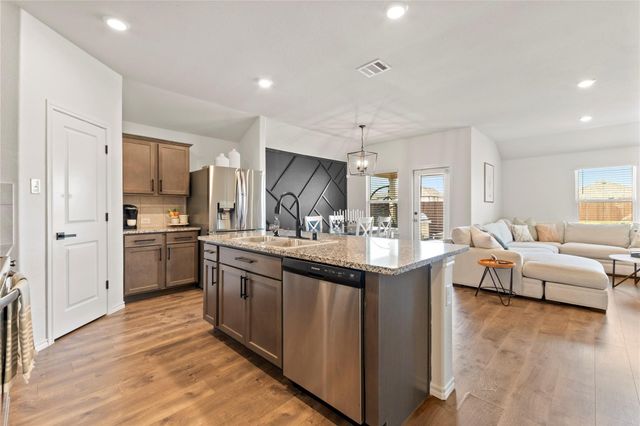 985 Alton Drive, Aubrey, TX 76227