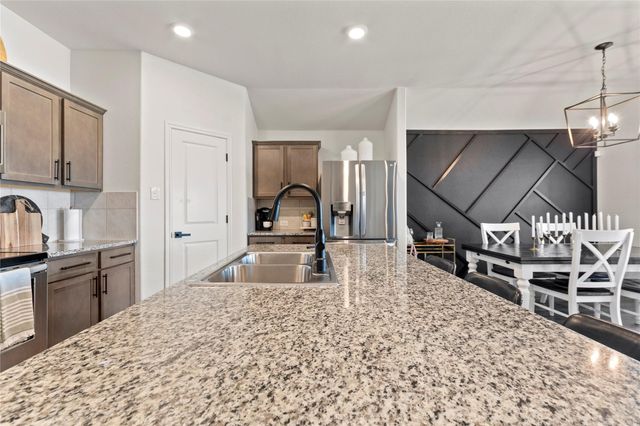 985 Alton Drive, Aubrey, TX 76227