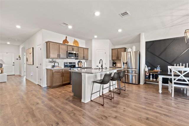 985 Alton Drive, Aubrey, TX 76227