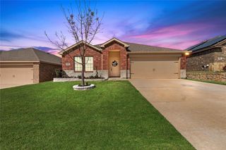 985 Alton Drive, Aubrey, TX 76227