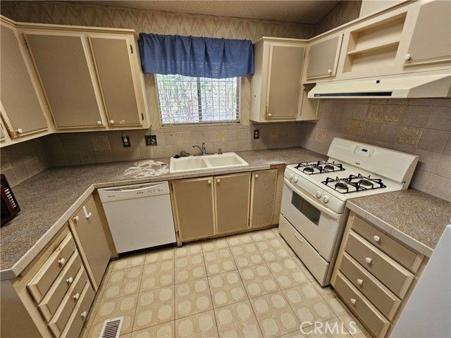 17640 Corkill Road 6, Desert Hot Springs, CA 92241