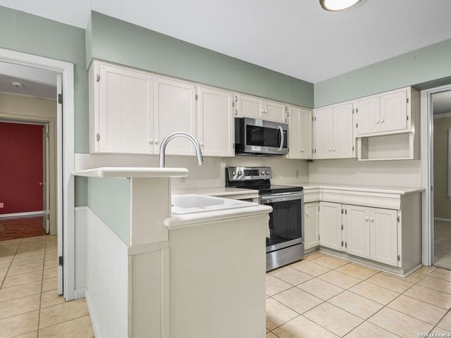 134 Meadowood Lane, San Antonio, TX 78216