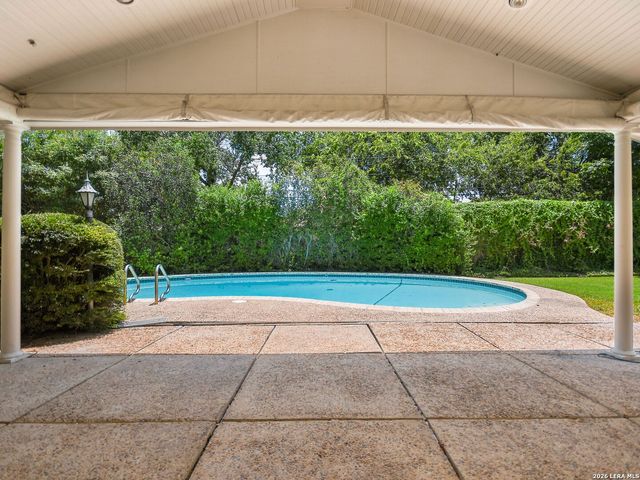 134 Meadowood Lane, San Antonio, TX 78216