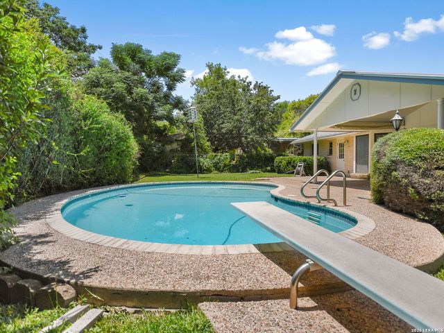 134 Meadowood Lane, San Antonio, TX 78216