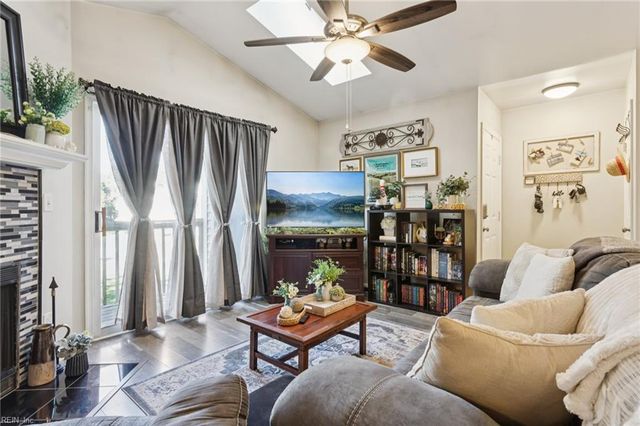 2108 Rocky Point RN D, Chesapeake, VA 23320