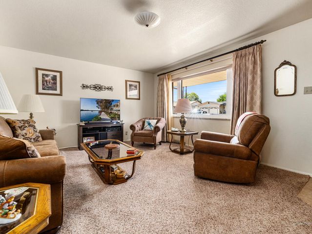 32 Loyola Lane, Pueblo, CO 81005