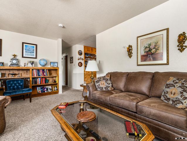 32 Loyola Lane, Pueblo, CO 81005
