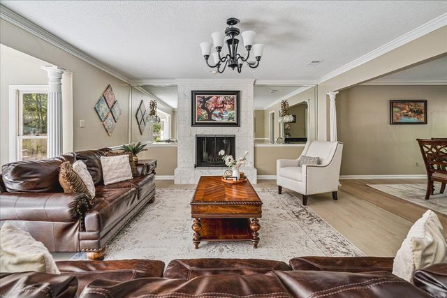 8199 KIMRIDGE DR, Germantown, TN 38138