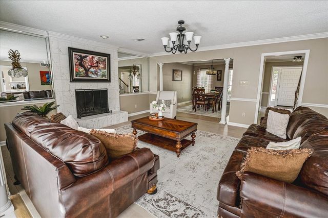 8199 KIMRIDGE DR, Germantown, TN 38138