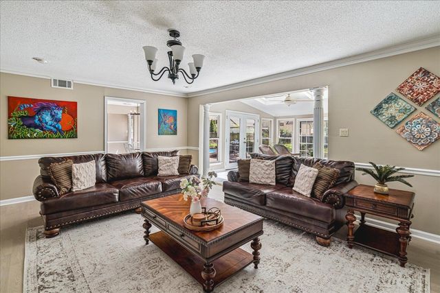 8199 KIMRIDGE DR, Germantown, TN 38138