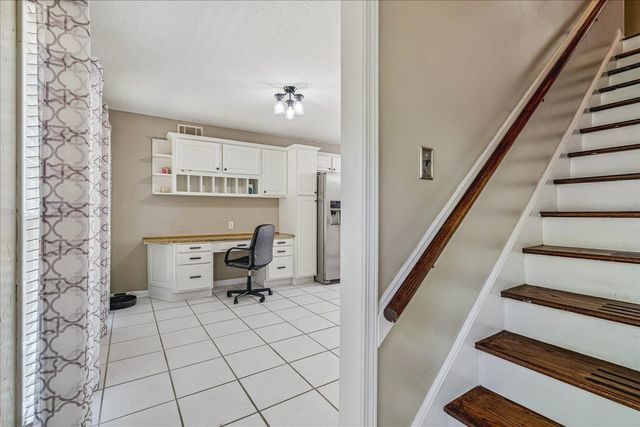 8199 KIMRIDGE DR, Germantown, TN 38138