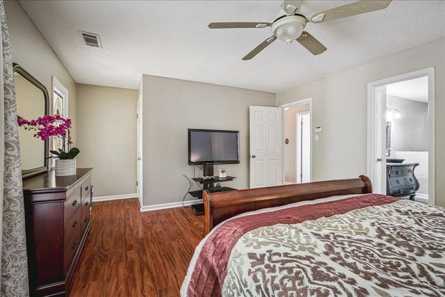 8199 KIMRIDGE DR, Germantown, TN 38138