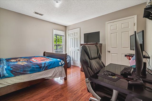 8199 KIMRIDGE DR, Germantown, TN 38138