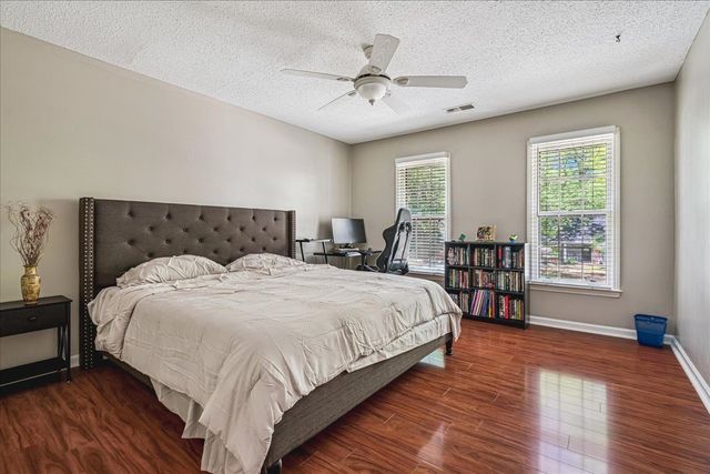 8199 KIMRIDGE DR, Germantown, TN 38138