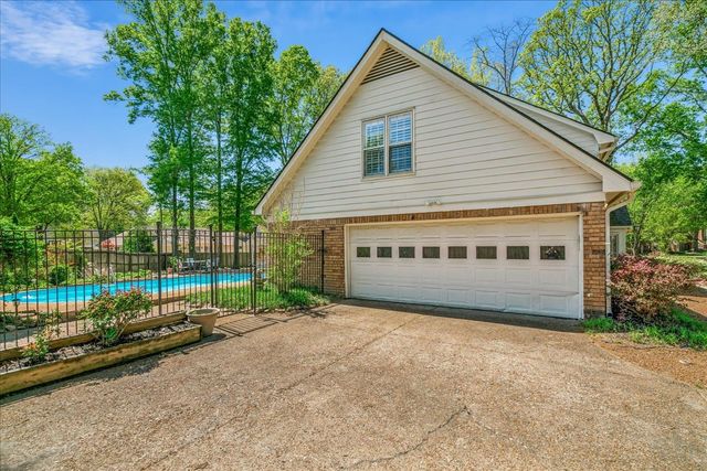 8199 KIMRIDGE DR, Germantown, TN 38138