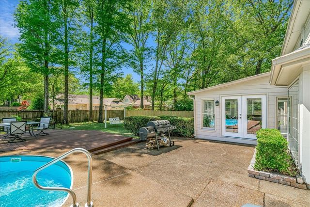 8199 KIMRIDGE DR, Germantown, TN 38138