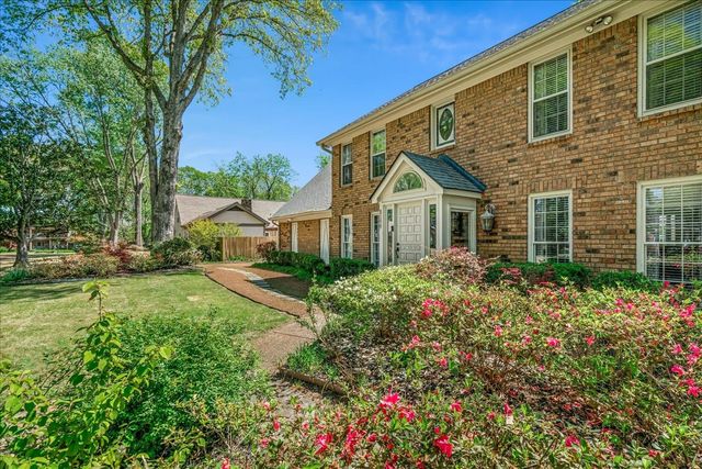 8199 KIMRIDGE DR, Germantown, TN 38138