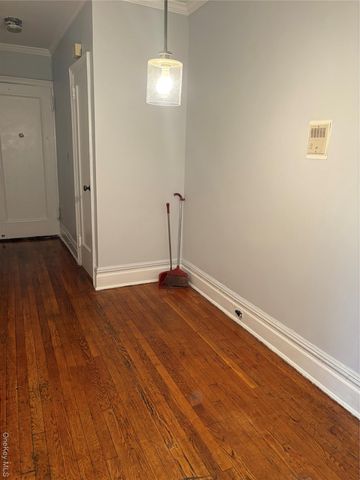 5005 43rd Avenue 5H, Woodside, NY 11377