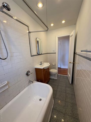 5005 43rd Avenue 5H, Woodside, NY 11377