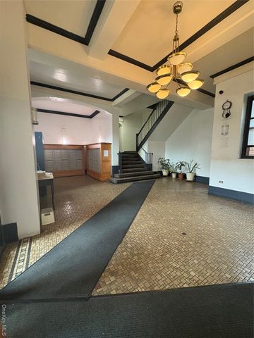 5005 43rd Avenue 5H, Woodside, NY 11377