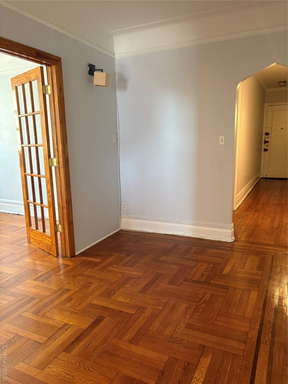 5005 43rd Avenue 5H, Woodside, NY 11377