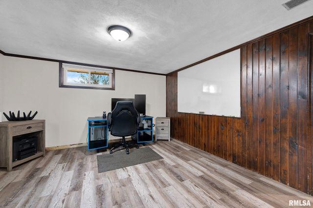 7701 W PLANK Road, Peoria, IL 61604